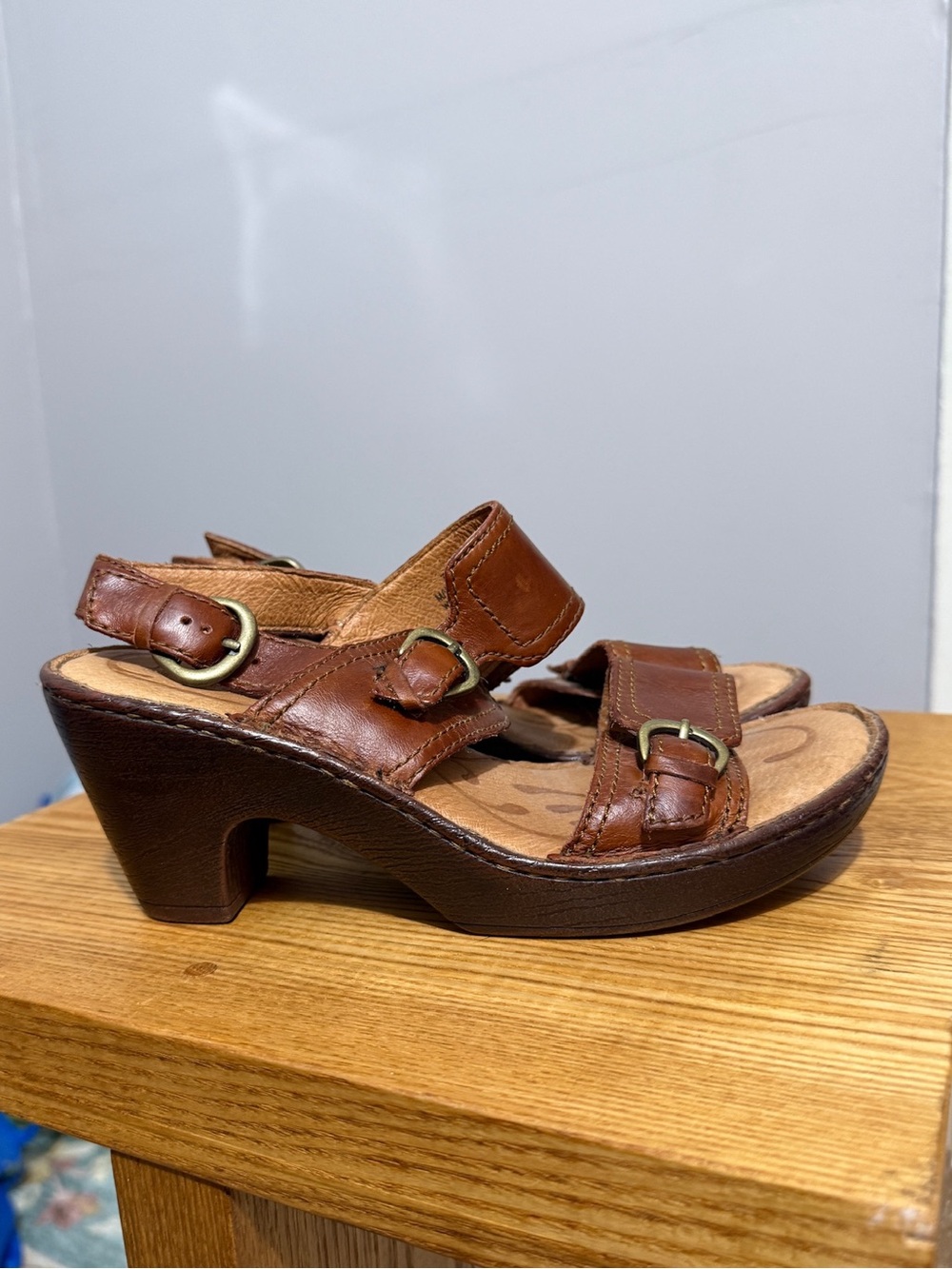 Born Womens Brown Leather Platform Sandals Size 7 Buckle Slingback Chunky Heel